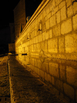 Fonte Vecchia angolata